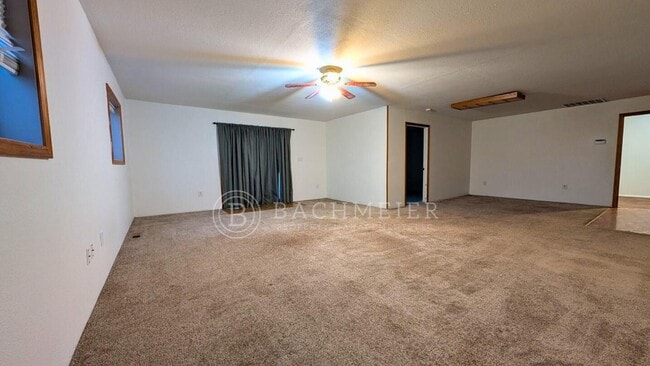 Building Photo - Charming 3-Bedroom Home with Spacious Backyard & Office