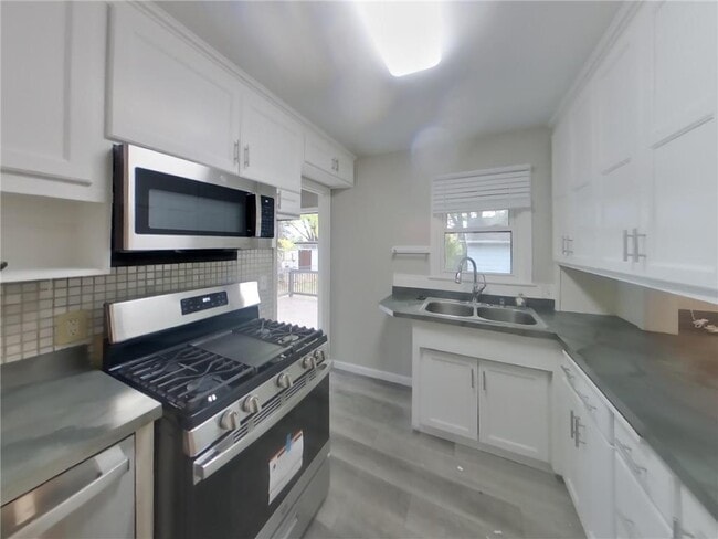 Building Photo - 5406 Utah Ave N