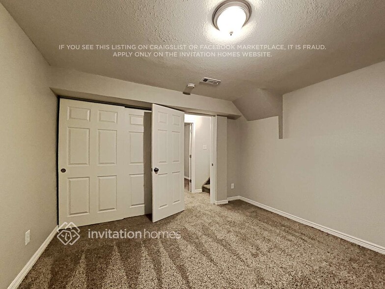 Building Photo - 5554 Kingsboro Dr