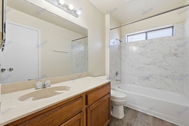 Building Photo - 911 Wellridge Dr