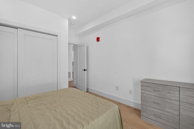Building Photo - 927 Kennedy St NW