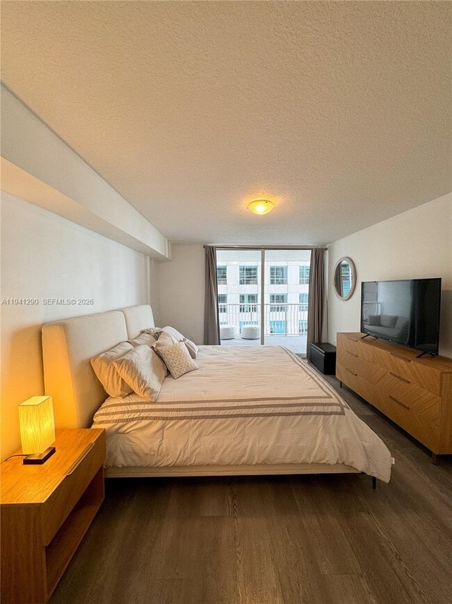 Building Photo - 1200 Brickell Bay Dr