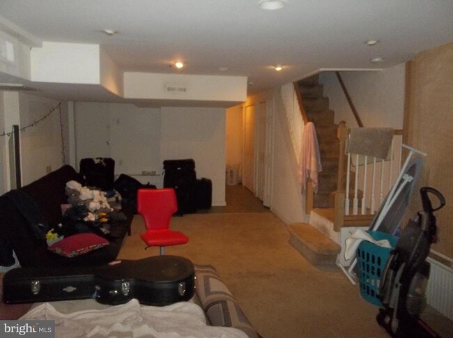 Building Photo - 623 Morris Pl NE