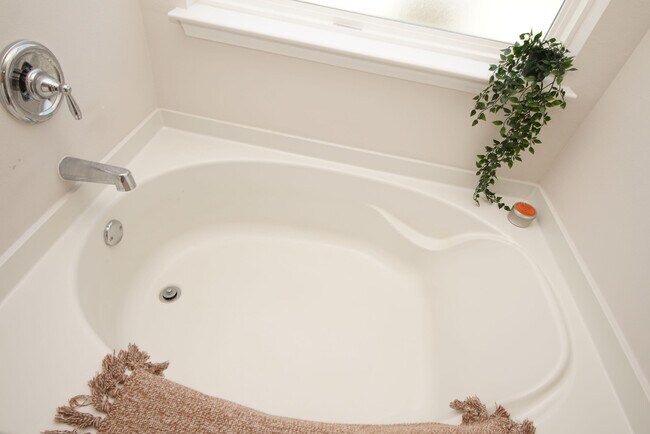 Building Photo - 334 This Way