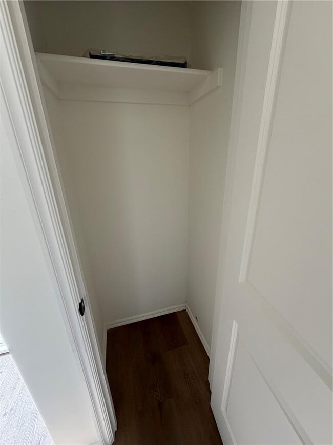 Building Photo - 201 E Main St