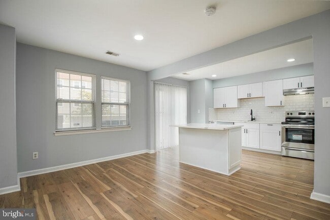 Building Photo - 11400 Appledowre Way