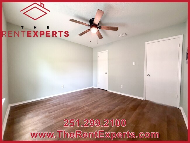 Building Photo - 9760 Royal Woods Dr N