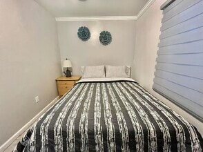 Building Photo - Spacious Spanish-Style Room in Prime LA Lo...