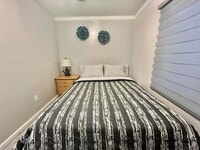 Building Photo - Spacious Spanish-Style Room in Prime LA Lo...