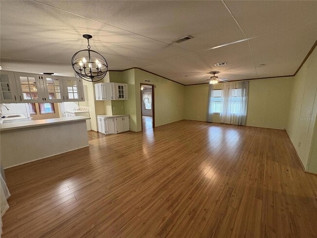 Building Photo - 616 Klickety Klak Ln