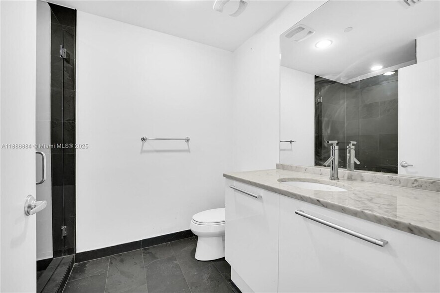 Building Photo - 900 Biscayne Blvd