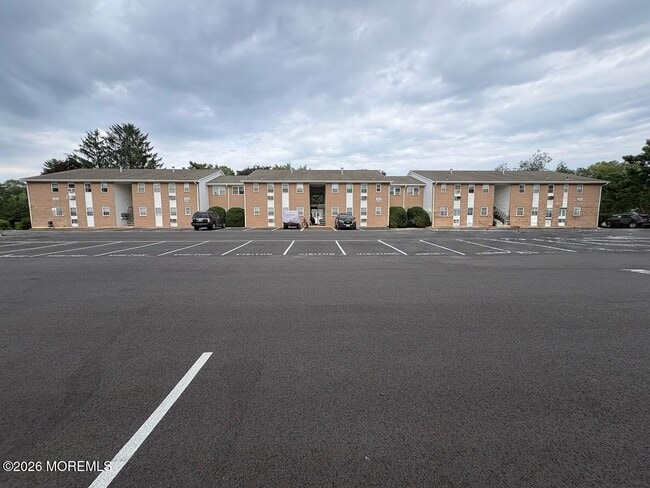 Building Photo - 601 Mistletoe Ave