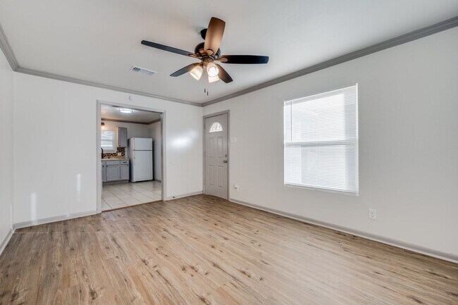 Building Photo - 723 Glen Rhea Dr