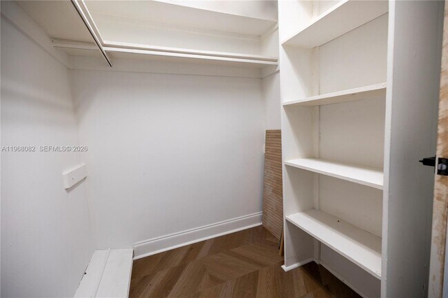 Building Photo - 1255 Collins Ave