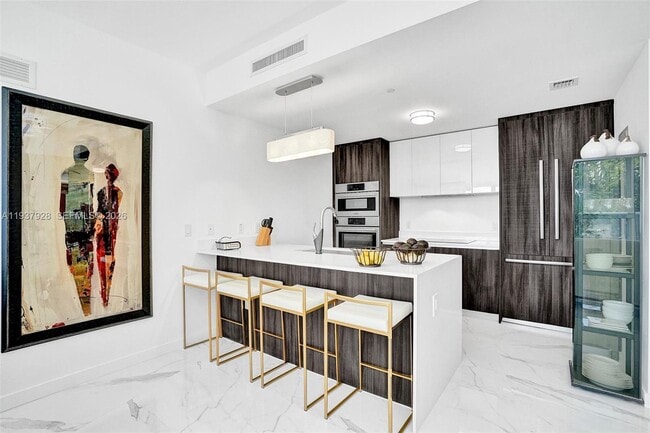 Building Photo - 488 NE 18th St