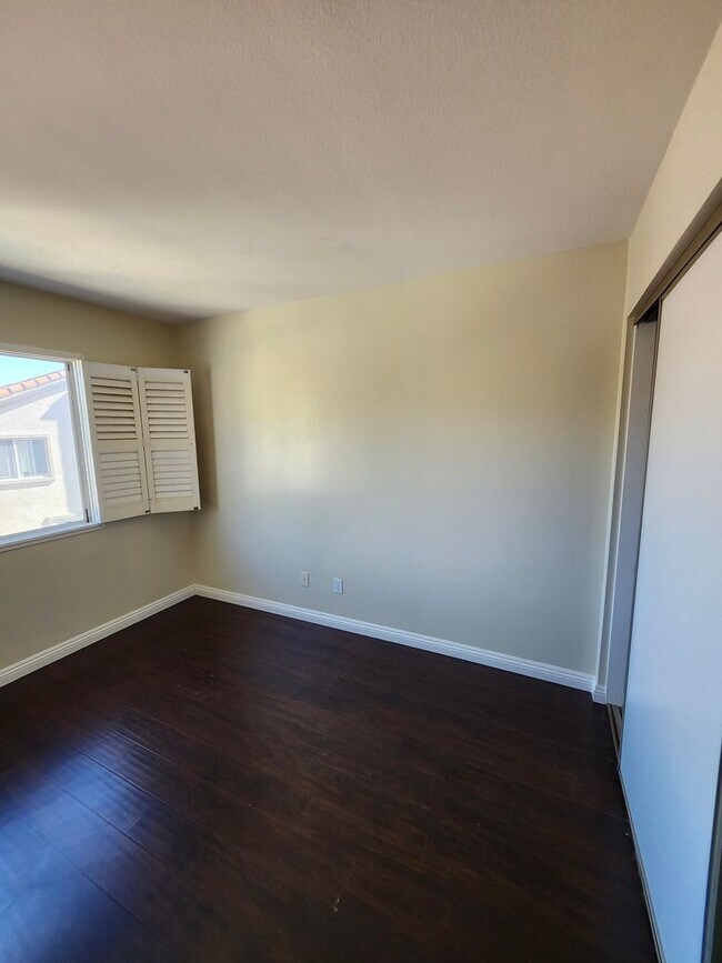 Building Photo - Beautiful two-story home located in the he...