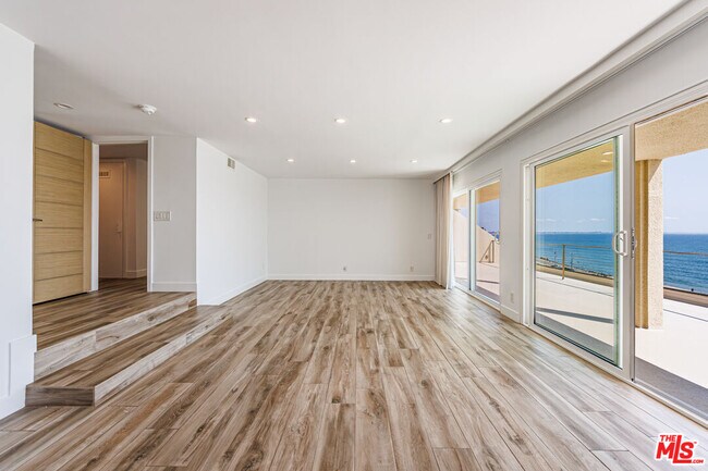 Building Photo - 18055 Coastline Dr