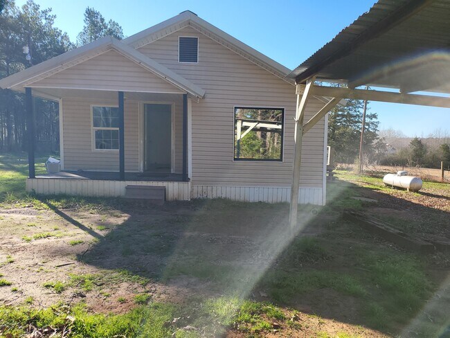 Building Photo - 299 CR 111