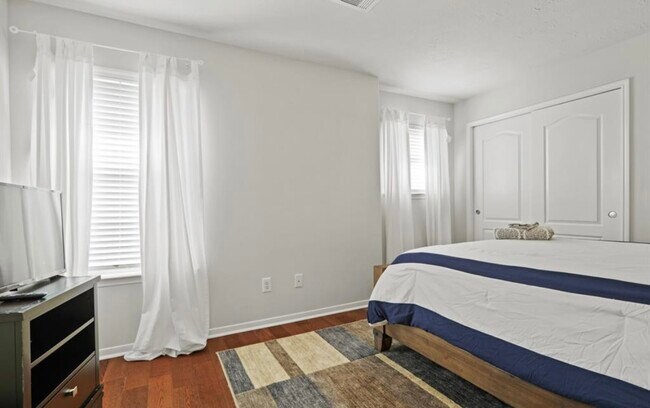 Building Photo - 7402 Hollister Rdg