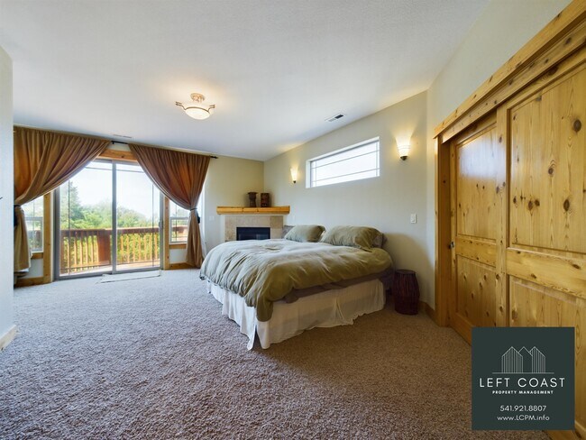 Building Photo - 798 SE 37th Ct