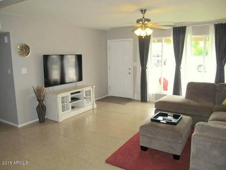 Living Room - 2018 North 81st Place