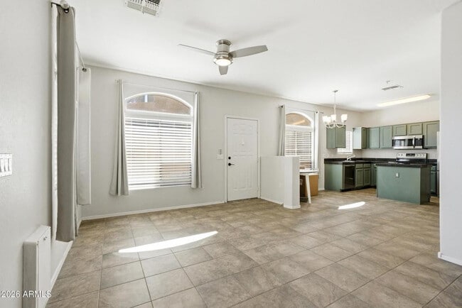 Building Photo - 2250 E Deer Valley Dr