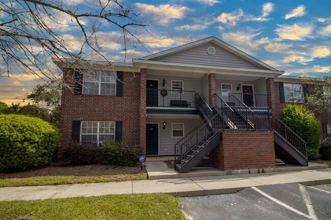 Primary Photo - Henderson Place