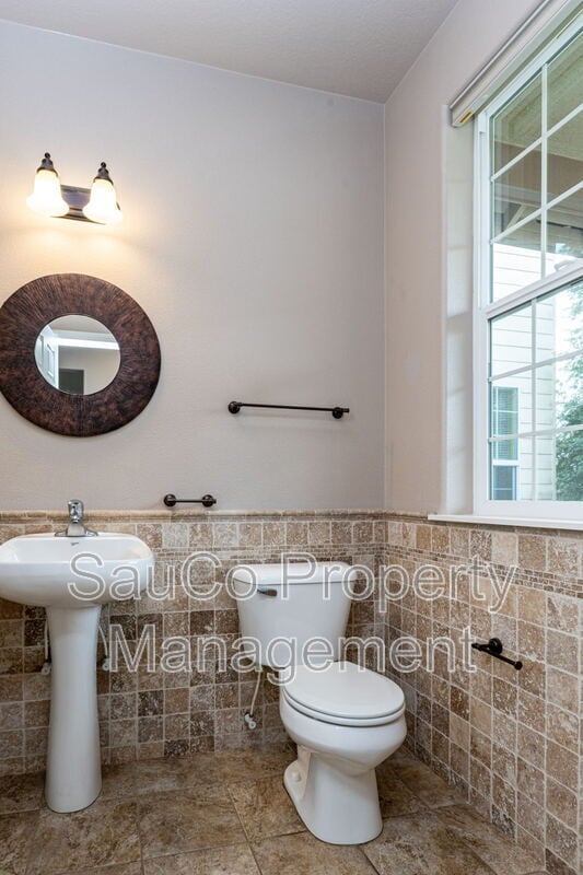 Building Photo - 3722 SE Oakleaf St