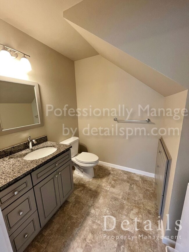 Building Photo - COMING SOON: Poulsbo 2 Bedroom with Water & Mountain Views!