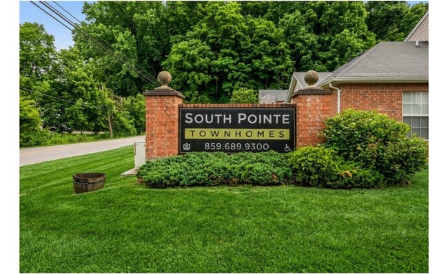 Building Photo - South Pointe Townhomes