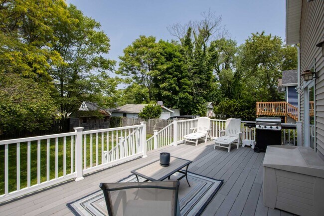 Building Photo - 74 Clinton Pl