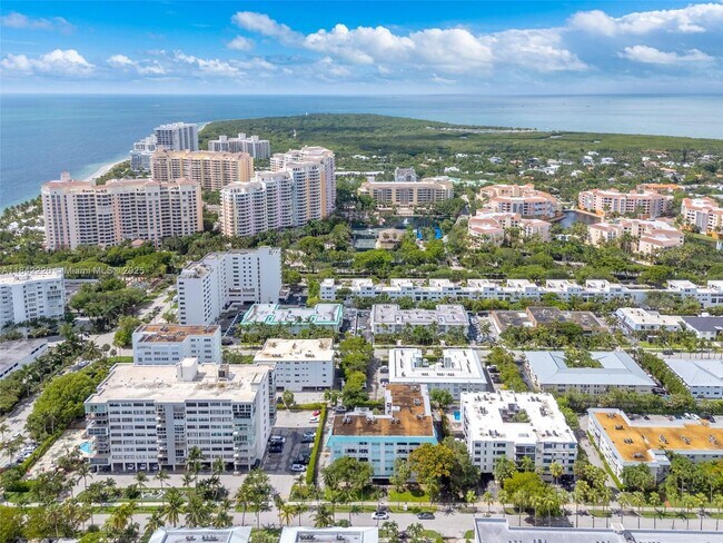 Building Photo - 300 Galen Dr