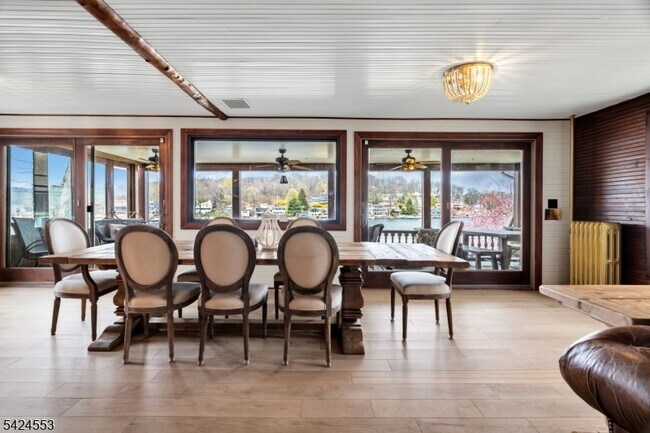 Building Photo - 363 Lakeside Blvd