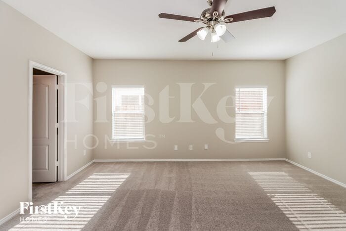 Building Photo - 230 Silver Ripple Dr