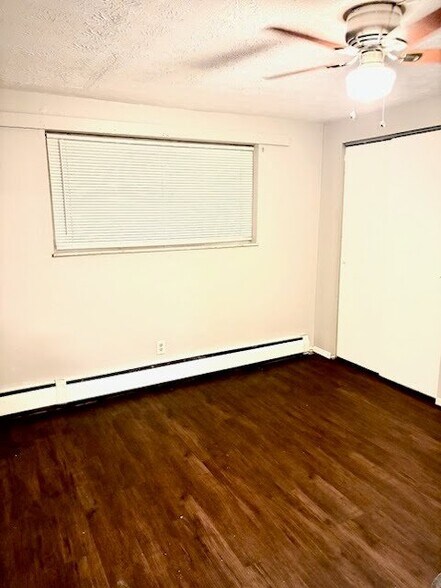 Building Photo - 2324 Iroll Ave