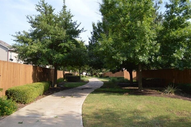 Building Photo - 13 Verde Ranch Loop