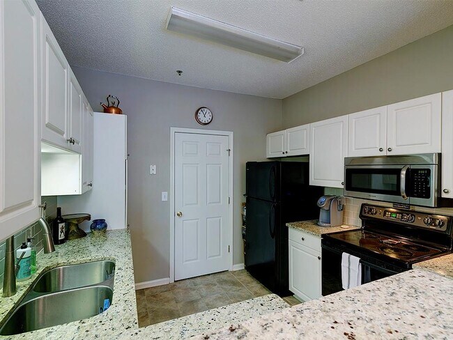 Building Photo - 708 Spring Heights Ln