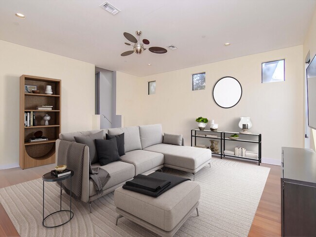 Building Photo - 213 S Moody Ave