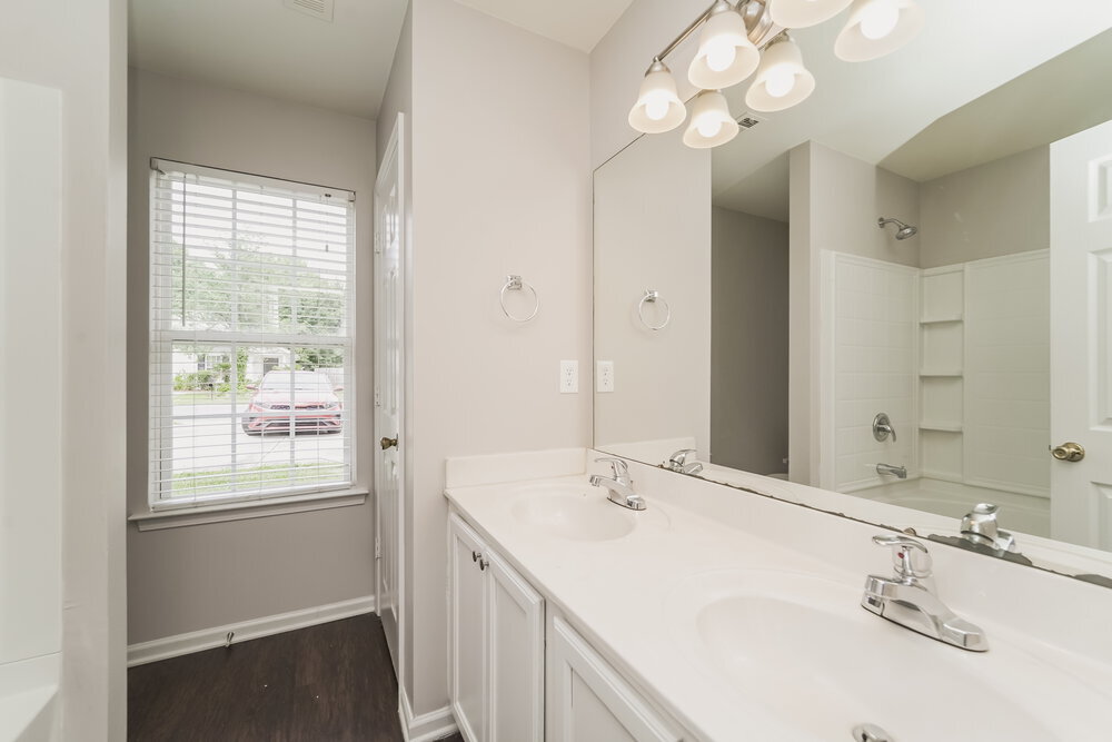 Building Photo - 5713 Henderson Oaks Dr