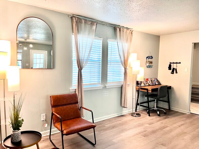 Building Photo - 2775 Bayview Way