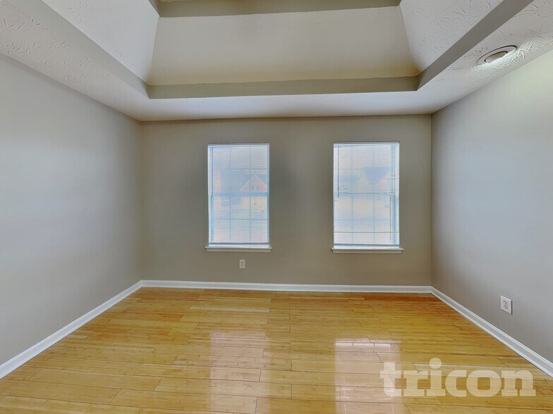 Building Photo - 636 Christina Pl