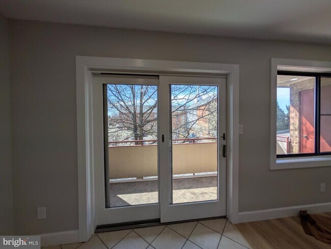 Building Photo - 6431 Richmond Hwy