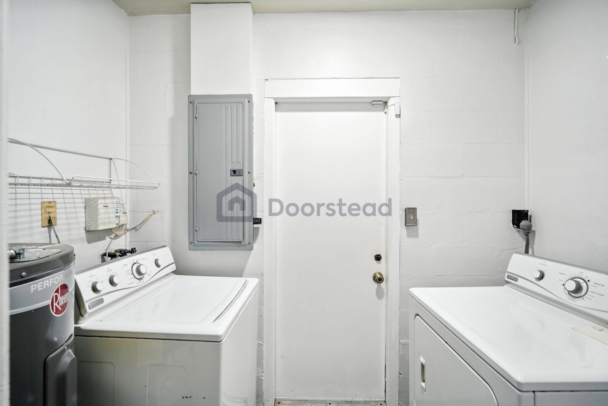 Building Photo - 4291 Porpoise Dr SE