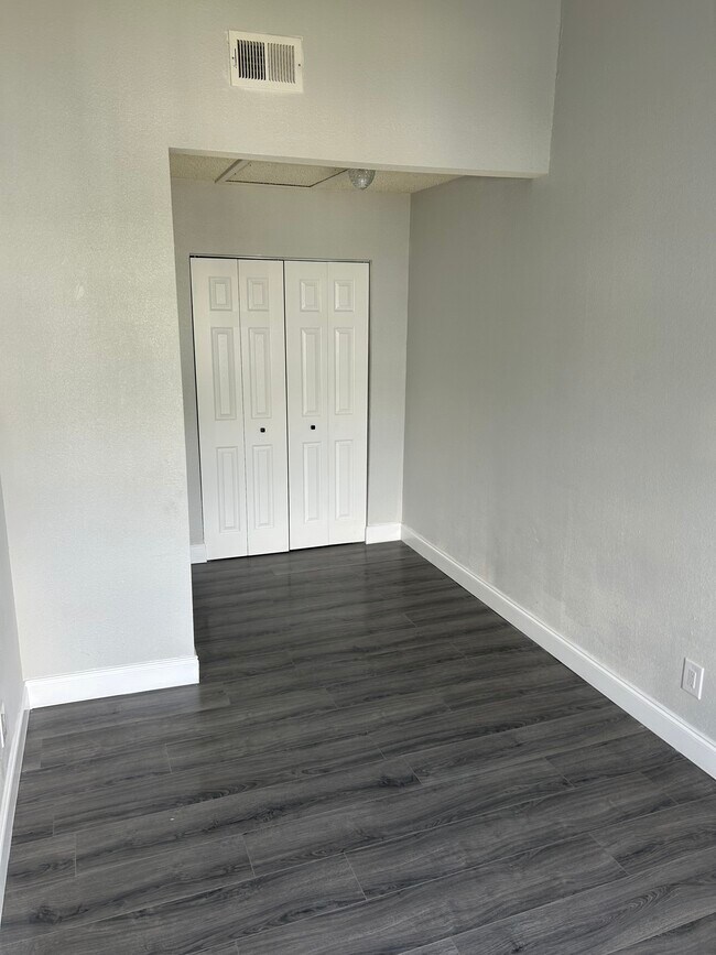 Building Photo - 12219 Armenia Gables Cir