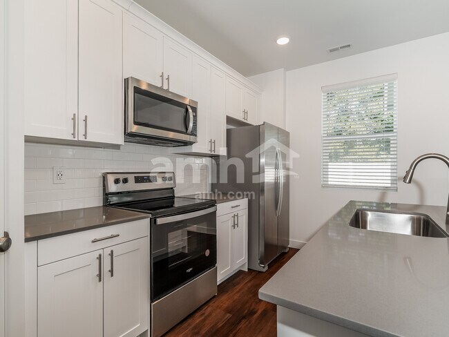 Building Photo - 7615 Verona Loop