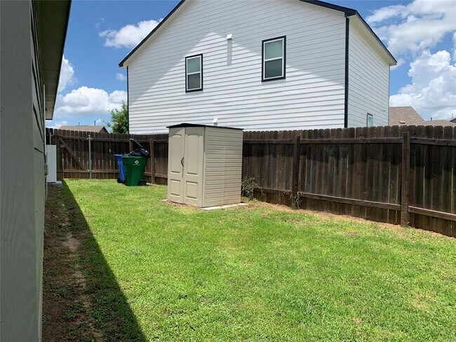 Building Photo - 13513 Banquete St