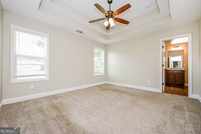 Building Photo - 320 Woodland Ridge Cir