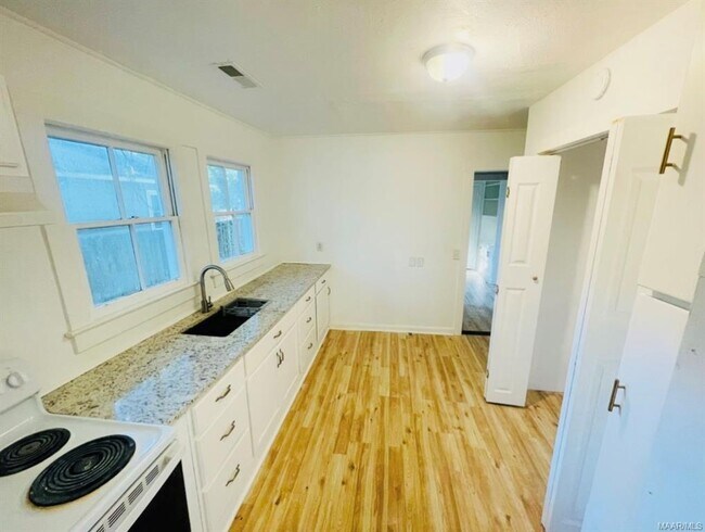 Building Photo - 2507 Palmetto St