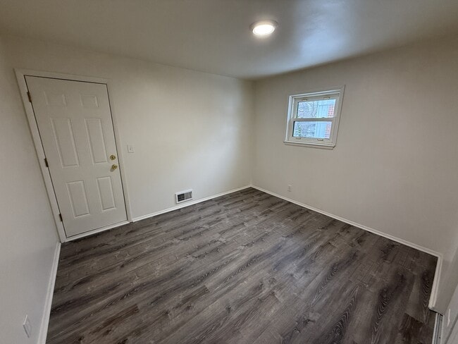 Building Photo - 310 W Princeton Ave