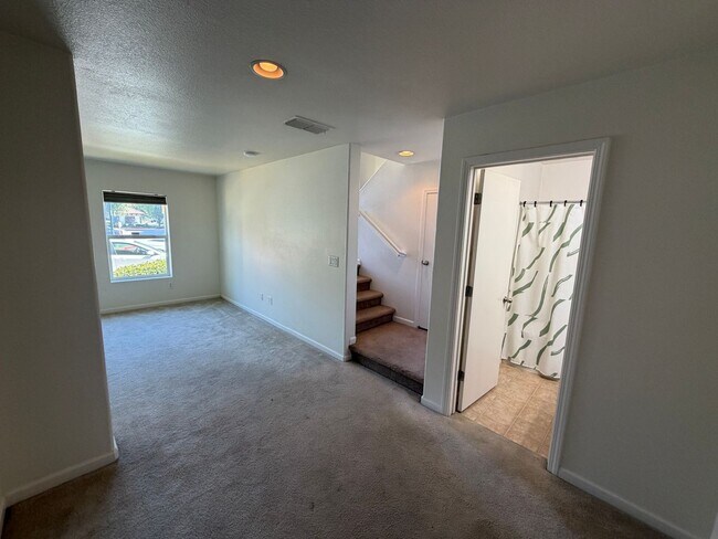 Building Photo - 10847 Wraysbury Way